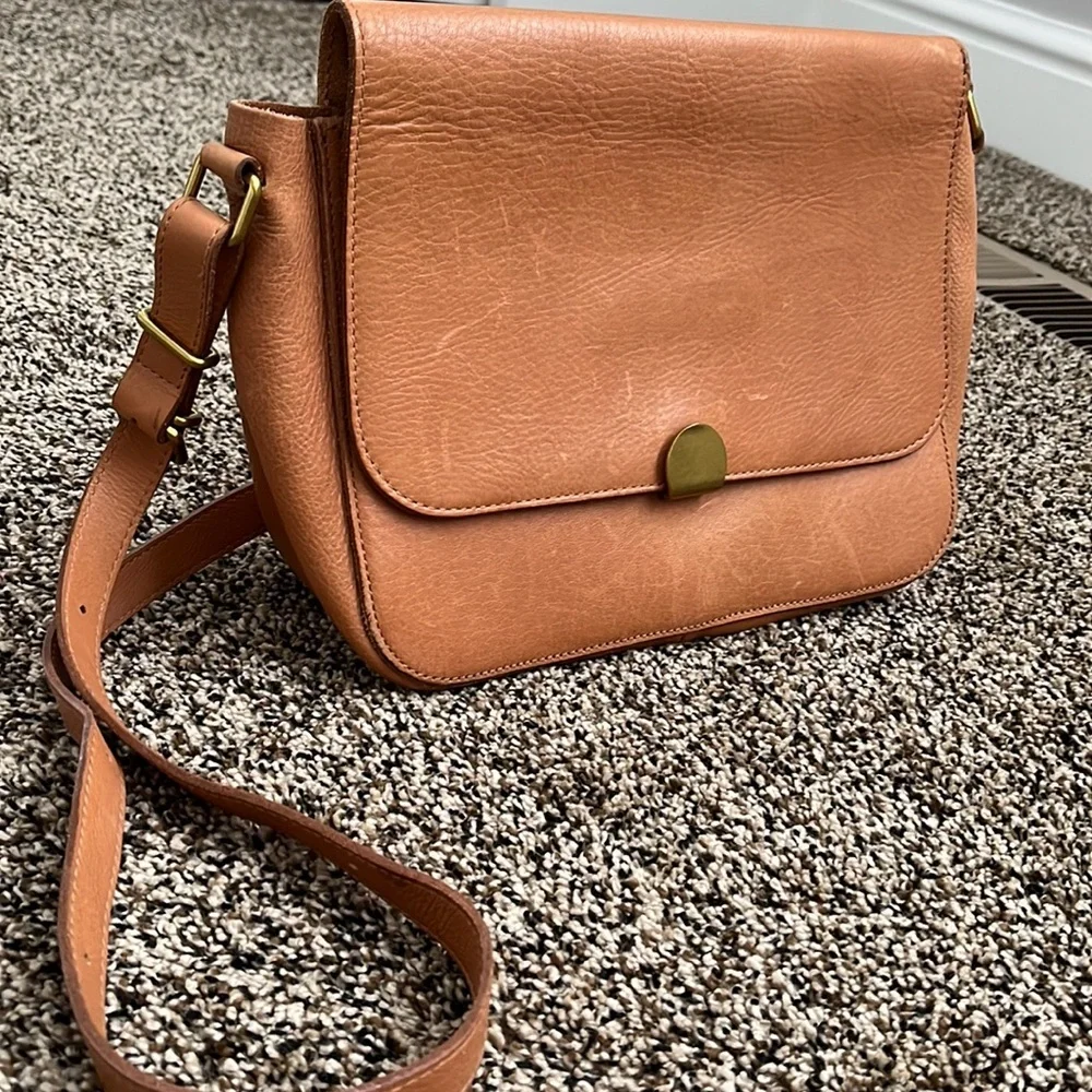 Madewell Abroad Brown Leather Shoulder Bag, marks on leather and strap